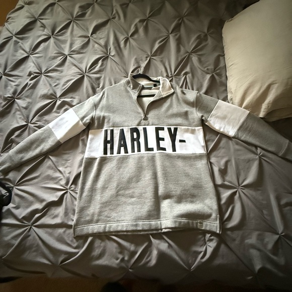 Harley-Davidson Tops - Harley-Davidson Gray and White Sweatshirt
